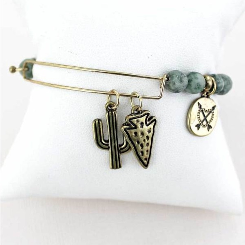 Gold-tone cactus & arrowhead charm green semi-precious stone bracelet